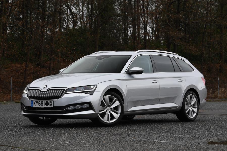  Skoda Superb iV Combi (3V) 2019 года  (UK) (фото 2 из 19)